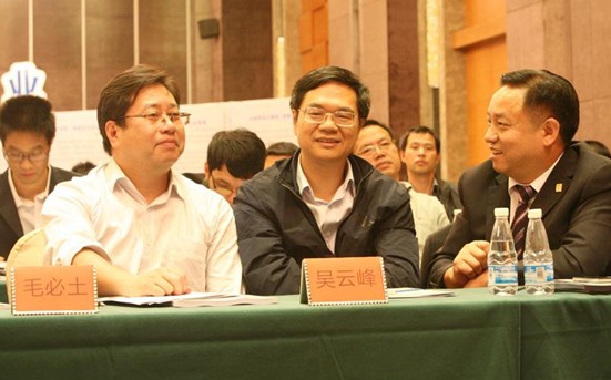 电气行业协会会长郑元豹就电气行业“两化”深度融合进行交流